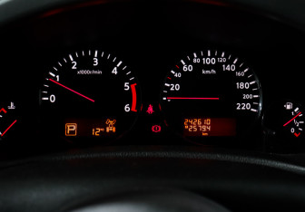 Подержанный автомобиль Nissan Pathfinder 2011 года (11 фото)