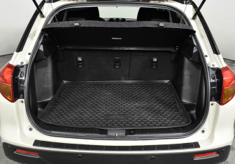 Подержанный автомобиль Suzuki Vitara 2017 года (16 фото)