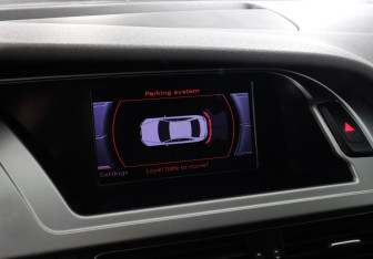 Подержанный автомобиль Audi A4 Sedan 2011 года (9 фото)