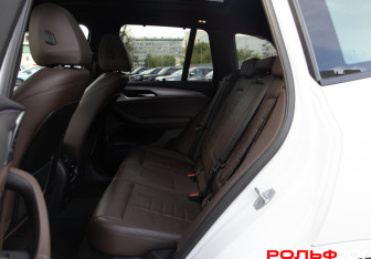 Подержанный автомобиль BMW X3 2021 года (8 фото)