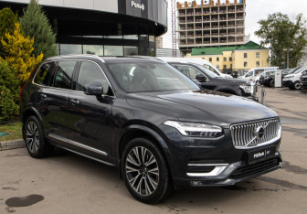 Подержанный автомобиль Volvo XC90 2021 года (2 фото)