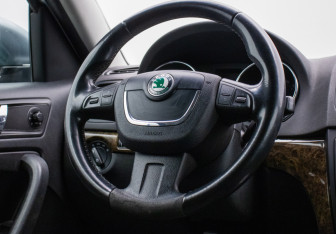 Подержанный автомобиль Skoda Yeti 2011 года (15 фото)