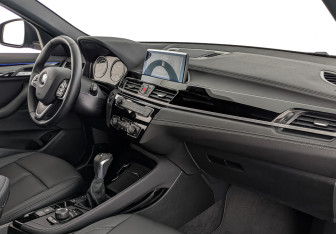 Подержанный автомобиль BMW X2 2021 года (13 фото)