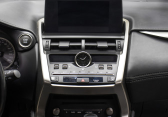 Подержанный автомобиль Lexus NX 2018 года (15 фото)