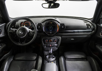 Подержанный автомобиль MINI Clubman Wagon 2019 года (11 фото)