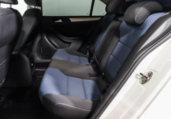 Подержанный автомобиль Volkswagen Jetta Sedan 2013 года (10 фото)