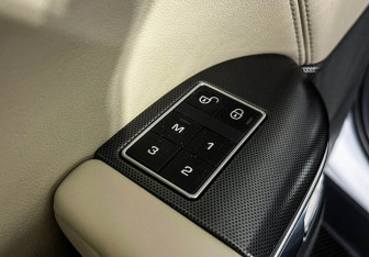 Подержанный автомобиль Land Rover Range Rover Sport 2014 года (17 фото)