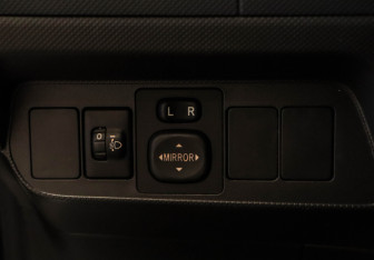 Подержанный автомобиль Toyota Auris Hatchback 2010 года (10 фото)