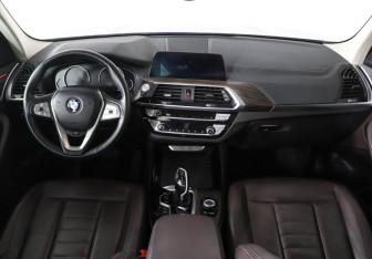 Подержанный автомобиль BMW X3 2020 года (11 фото)