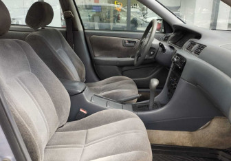 Подержанный автомобиль Toyota Camry Sedan 1996 года (10 фото)
