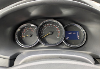 Подержанный автомобиль Renault Sandero 2017 года (13 фото)