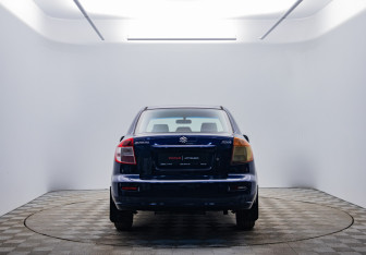 Подержанный автомобиль Suzuki SX4 Sedan 2008 года (6 фото)