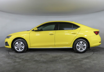 Подержанный автомобиль Skoda Octavia Liftback 2021 года (8 фото)