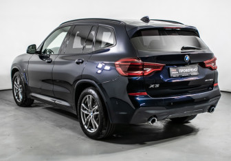 Подержанный автомобиль BMW X3 2019 года (7 фото)