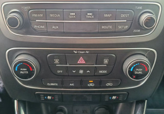 Подержанный автомобиль Kia Sorento 2015 года (18 фото)
