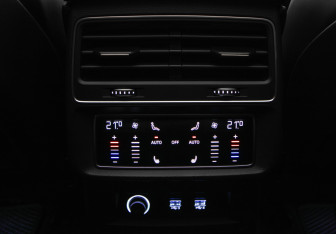 Подержанный автомобиль Audi Q7 2020 года (36 фото)