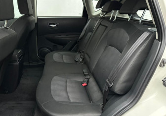 Подержанный автомобиль Nissan Qashqai 2011 года (10 фото)