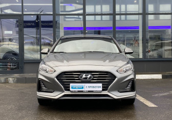Подержанный автомобиль Hyundai Sonata 2018 года (2 фото)