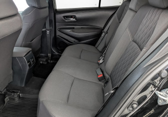 Подержанный автомобиль Toyota Corolla Sedan 2021 года (18 фото)