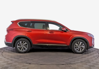 Подержанный автомобиль Hyundai Santa Fe 2020 года (4 фото)