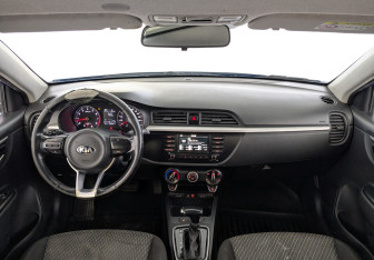 Подержанный автомобиль Kia Rio Hatchback 2019 года (14 фото)