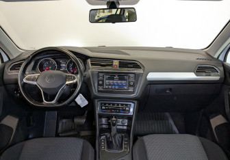 Подержанный автомобиль Volkswagen Tiguan 2021 года (13 фото)
