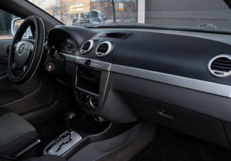 Подержанный автомобиль Chevrolet Lacetti Hatchback 2011 года (7 фото)