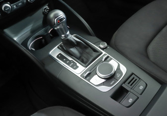 Подержанный автомобиль Audi A3 Sedan 2020 года (17 фото)