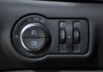 Подержанный автомобиль Opel Astra Wagon 2012 года (16 фото)