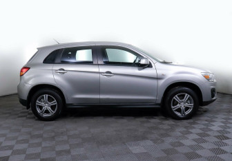 Подержанный автомобиль Mitsubishi ASX 2013 года (4 фото)