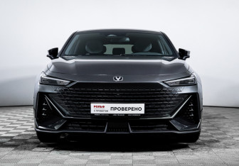 Подержанный автомобиль Changan UNI-V 2023 года (2 фото)