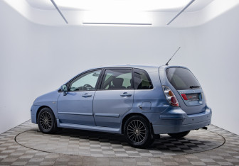 Подержанный автомобиль Suzuki Liana Wagon 2005 года (7 фото)