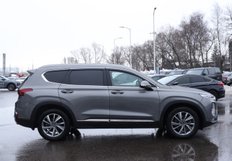 Подержанный автомобиль Hyundai Santa Fe 2019 года (4 фото)