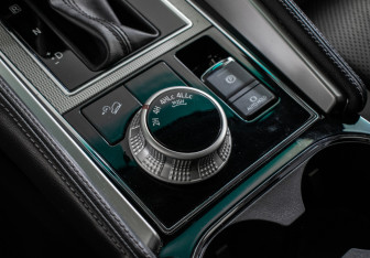 Подержанный автомобиль Mitsubishi Montero Sport 2021 года (17 фото)