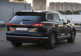 Подержанный автомобиль Volkswagen Touareg 2020 года (5 фото)