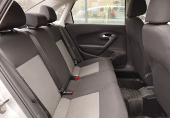 Подержанный автомобиль Volkswagen Polo Sedan 2012 года (11 фото)