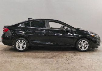 Подержанный автомобиль Chevrolet Cruze Sedan 2017 года (4 фото)