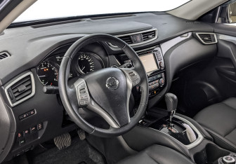Подержанный автомобиль Nissan X-Trail 2017 года (15 фото)