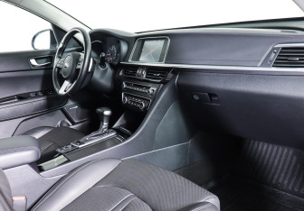 Подержанный автомобиль Kia Optima Sedan 2019 года (10 фото)