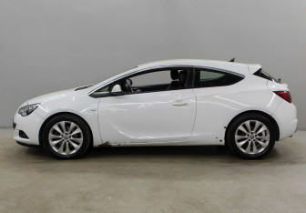 Подержанный автомобиль Opel Astra Hatchback 2013 года (8 фото)