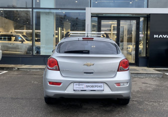 Подержанный автомобиль Chevrolet Cruze Hatchback 2012 года (6 фото)