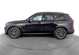 Подержанный автомобиль BMW X5 2018 года (8 фото)