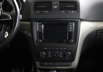 Подержанный автомобиль Skoda Yeti 2015 года (9 фото)