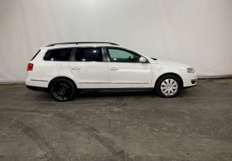 Подержанный автомобиль Volkswagen Passat Wagon 2010 года (7 фото)