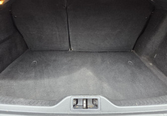 Подержанный автомобиль Renault Megane Hatchback 2010 года (16 фото)