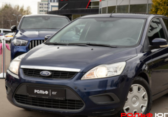 Подержанный автомобиль Ford Focus Sedan 2010 года (20 фото)