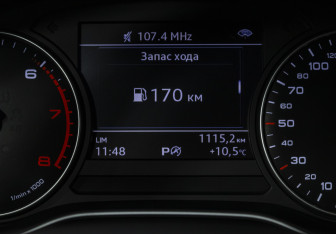 Подержанный автомобиль Audi A4 Sedan 2016 года (12 фото)