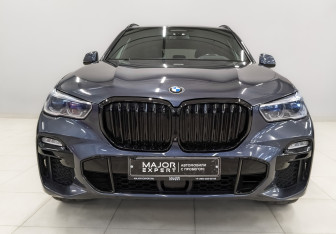 Подержанный автомобиль BMW X5 2020 года (2 фото)