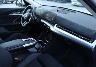 Подержанный автомобиль BMW X2 2024 года (10 фото)