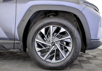 Подержанный автомобиль Hyundai Tucson 2024 года (18 фото)